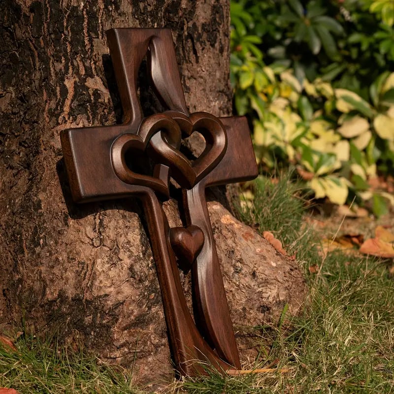 🔥 Last Day 49% OFF – Intertwined Hearts Hand-Carved Wooden Cross ❤️ Perfect Wedding & Anniversary Gift ✝️💞